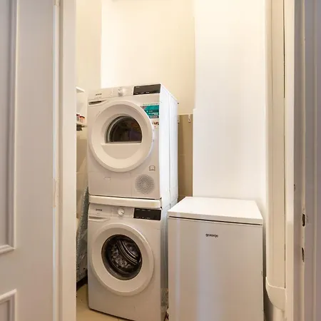 Museum Avenue 2-br *