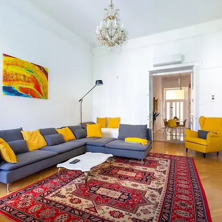 Museum Avenue 2-br * Budapest