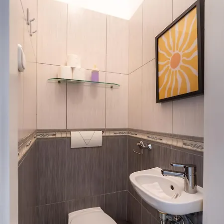 Museum Avenue 2-br *
