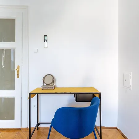 Museum Avenue 2-br Apartmán