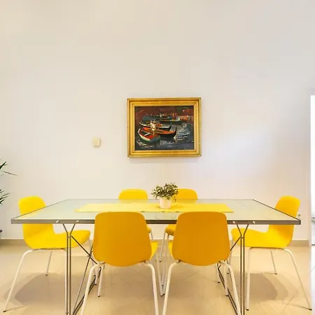 Museum Avenue 2-br Apartmán *