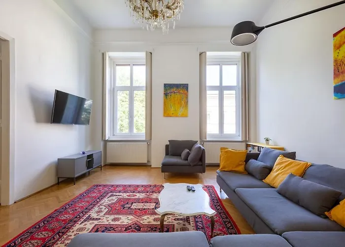 Апартаменты Museum Avenue 2-br