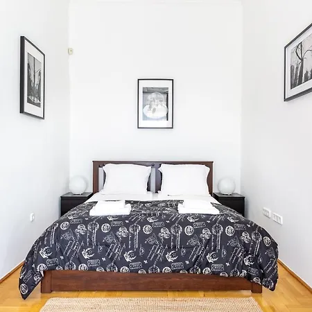 Museum Avenue 2-br *
