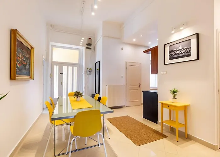 Museum Avenue 2-br * Boedapest