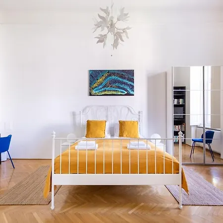 Museum Avenue 2-br *