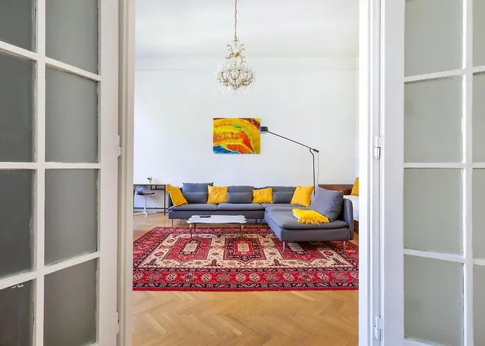 Museum Avenue 2-br