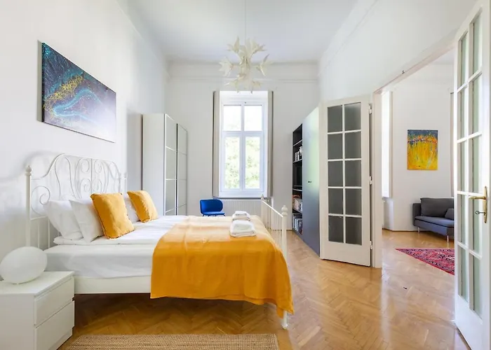 Museum Avenue 2-br